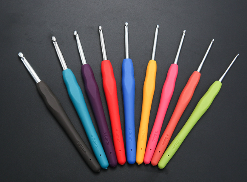 Soft Grip Crochet Hook Set – 9pc Ergonomic Silicone Handles