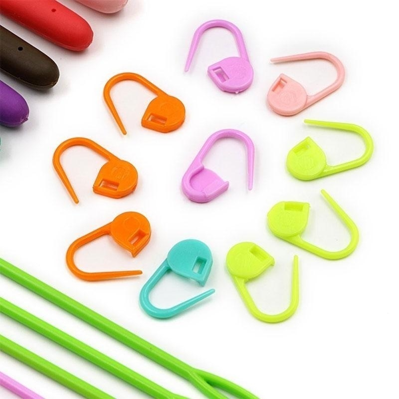 Ergonomic Crochet Hooks for Stiff Hands – 37pc Soft Grip Set