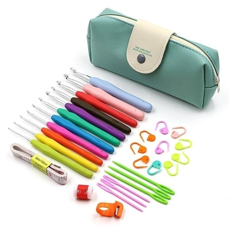Ergonomic Crochet Hooks for Stiff Hands – 37pc Soft Grip Set