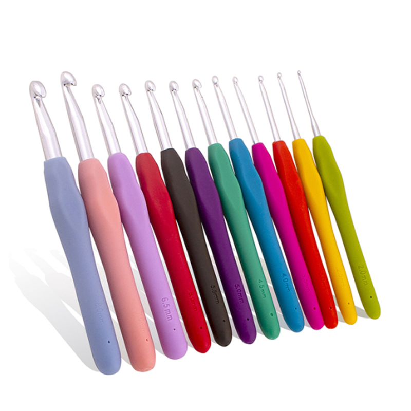 Ergonomic Crochet Hooks for Stiff Hands – 37pc Soft Grip Set